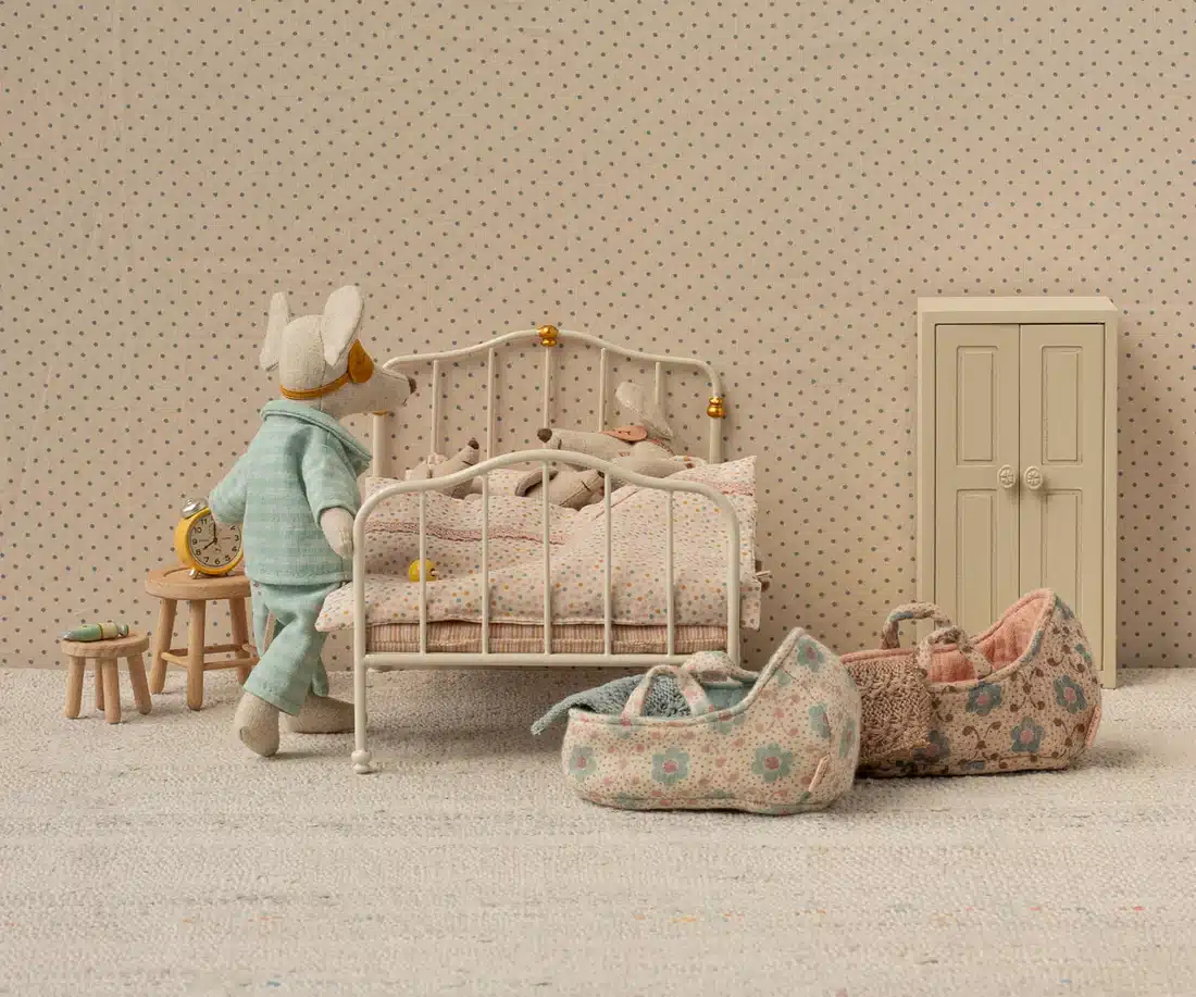 Maileg Vintage Bed - off white - Bild 2