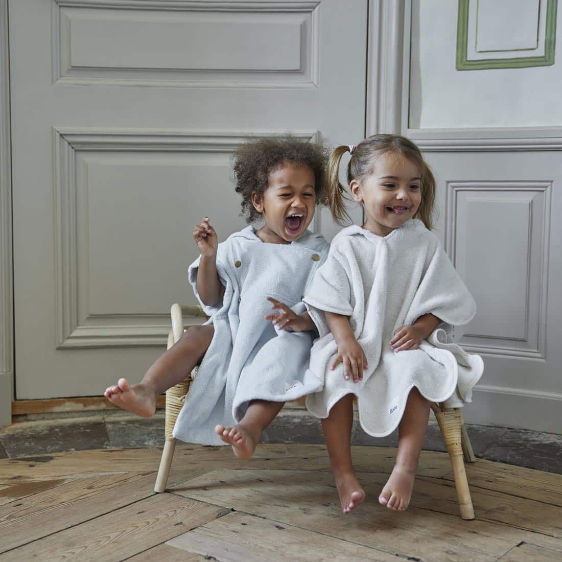 Elodie Badponcho Vanilla White – mjuk barnponcho i bomull 1–3 år - Bild 3
