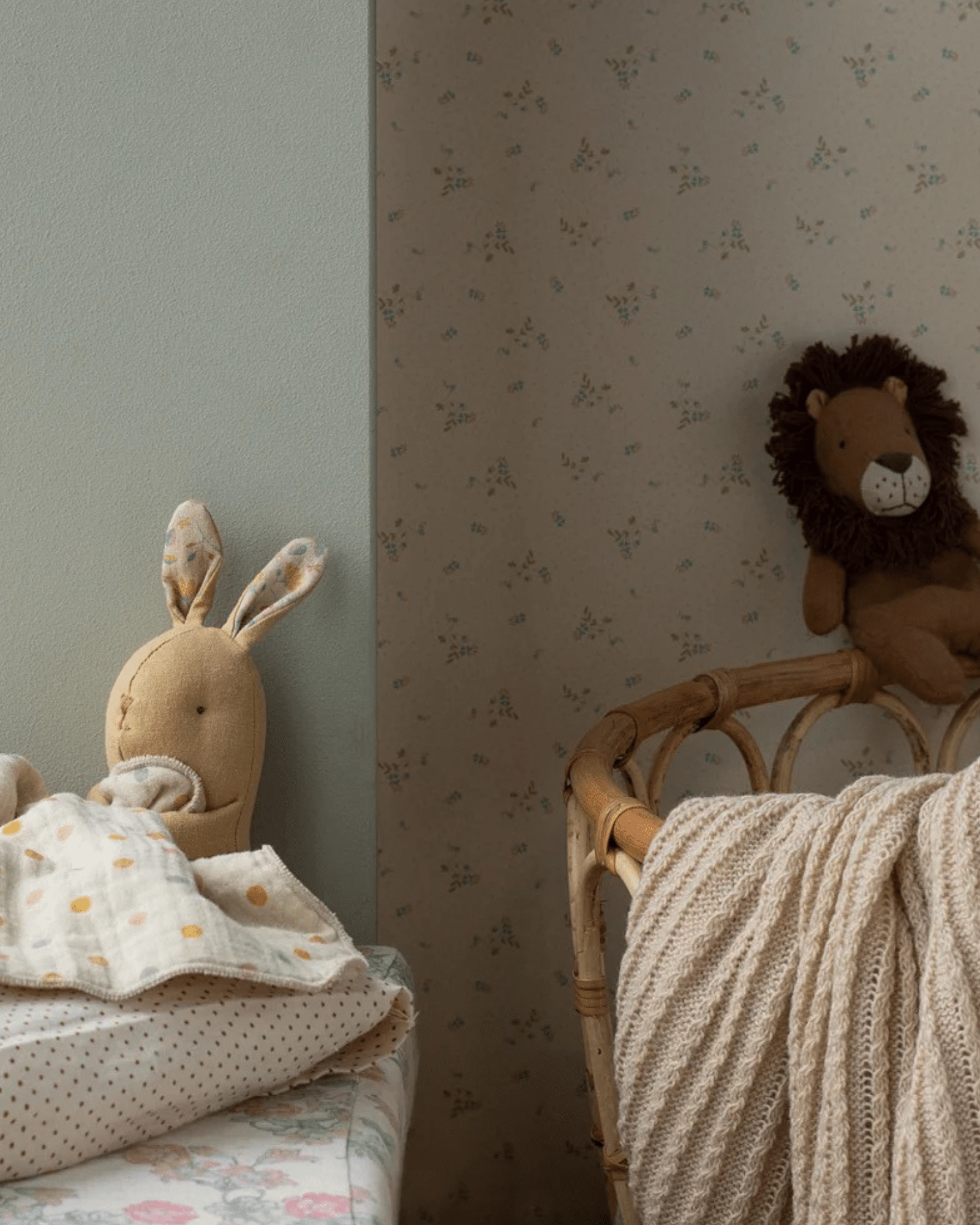 Maileg Lullaby friends kanin mini – Cream Yellow | Mjuk kanin med snuttefilt - Bild 2